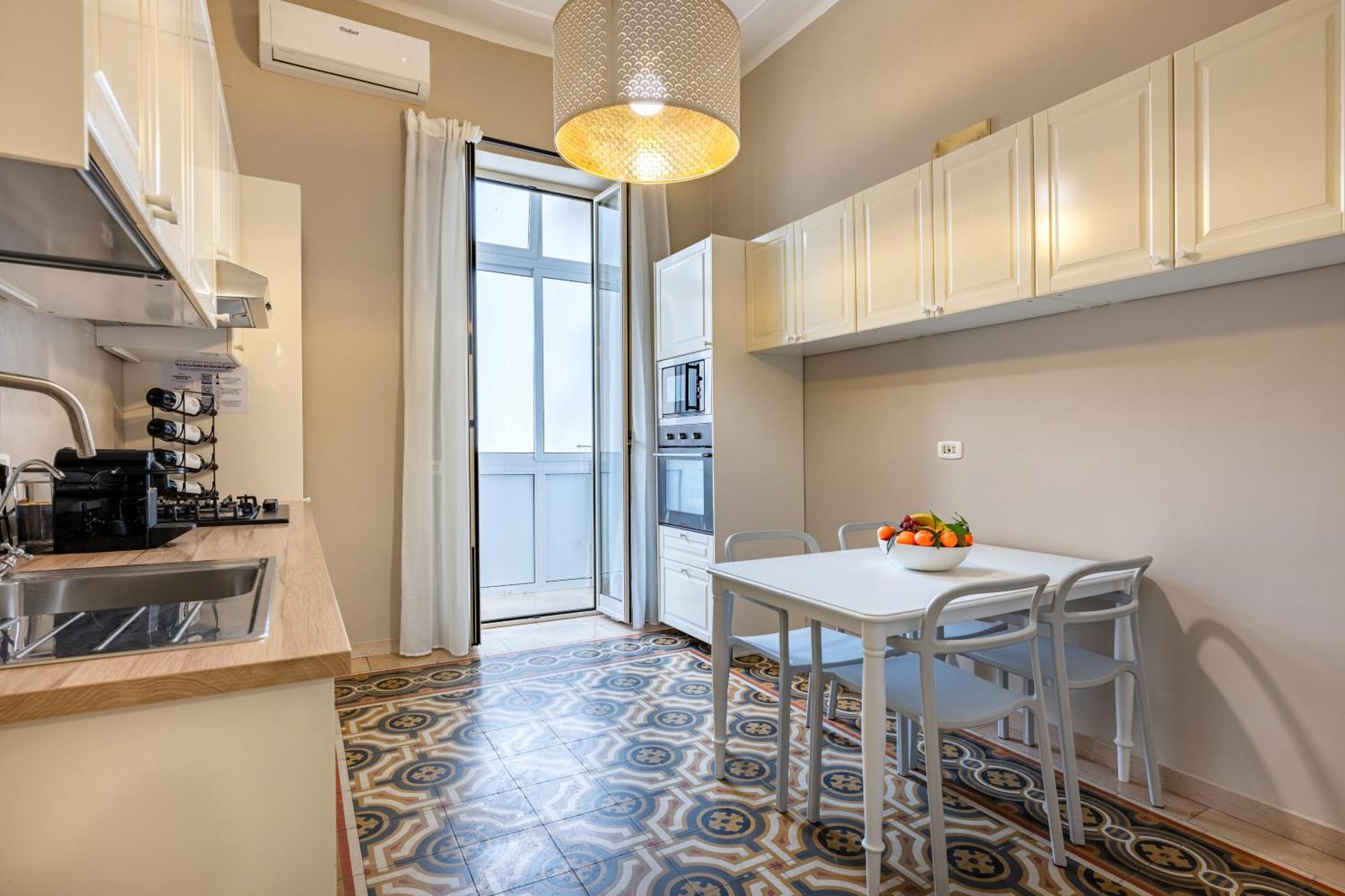 100Mq Maison Paradise - Central & Elegant Apt Bari Extérieur photo